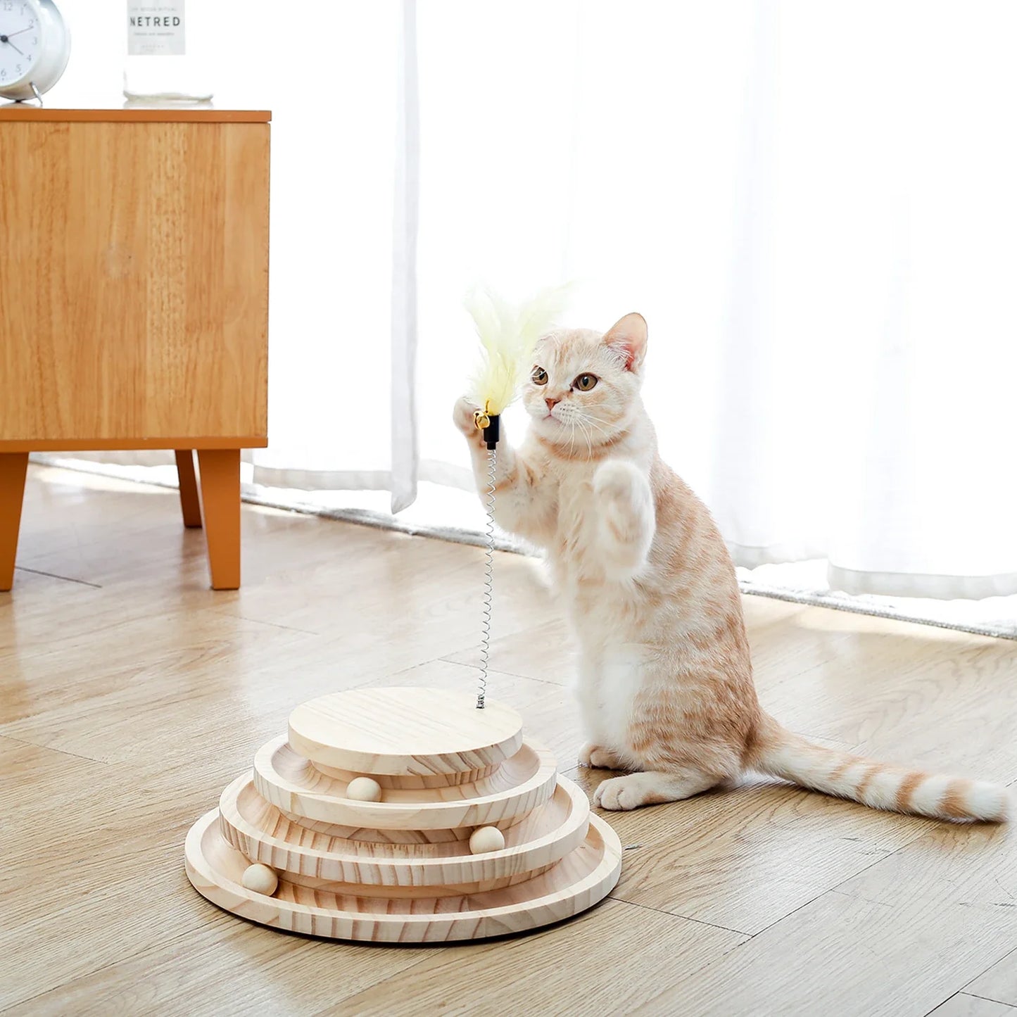 Arbre à chat en bois massif avec jeu de balles et plumeau