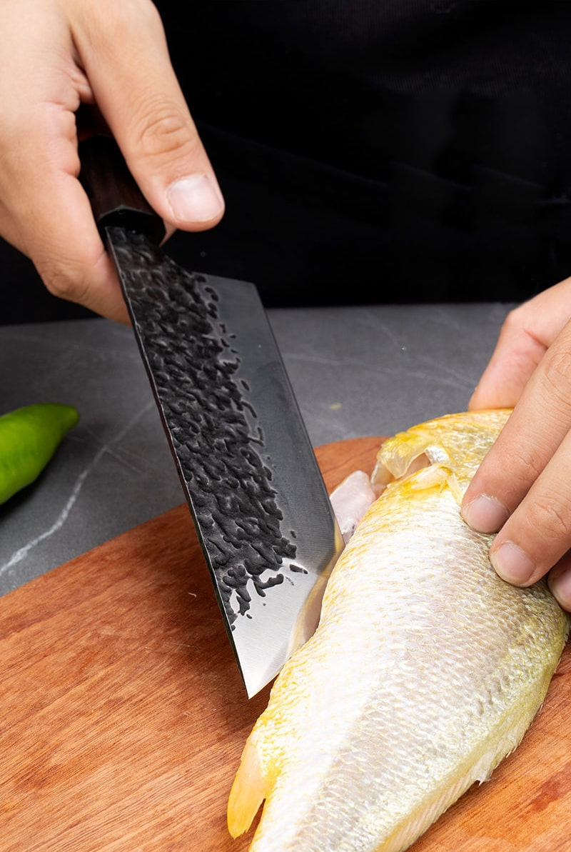 Set de trois couteaux japonais Santoku, Nakiri et Deba en acier damas