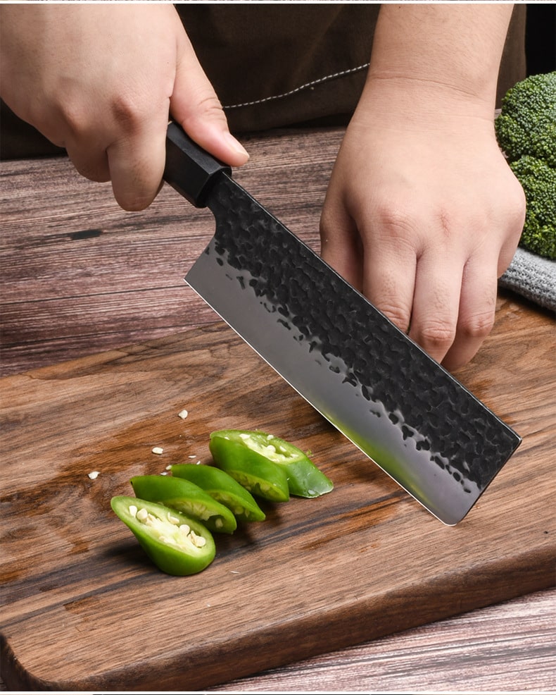 Set de cinq couteaux japonais en acier damas