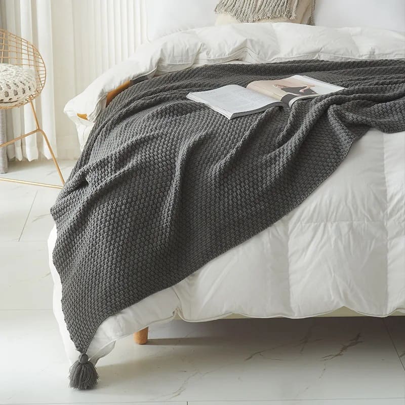 Plaid à Maille Torsadée Gris : Élégance et Douceur Absolue