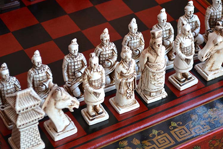 Jeu d'échec de luxe en bois de santal et d’ébène