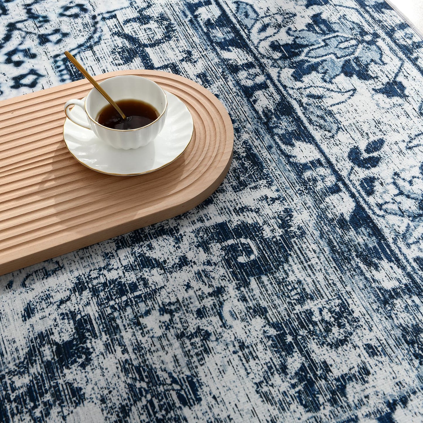 Mélange de Cultures : Tapis Persan Lavable pour un Intérieur Unique